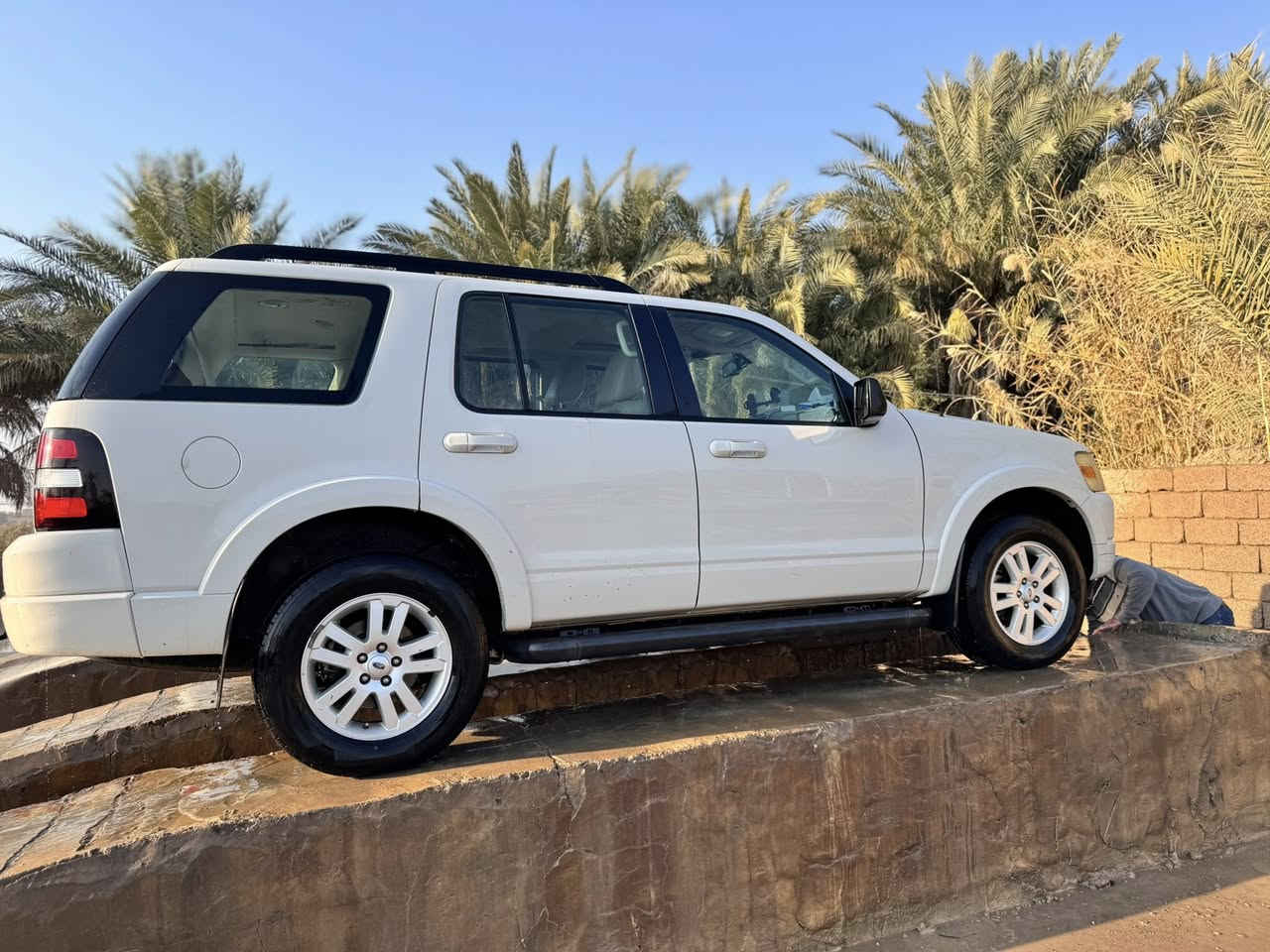سلام عليكم
فورد اكسبلور 2010
مكينة V6   4.0L
مواصفات كشنات جلد 
فتحة سقف 
سيارة خليجي 
سونارها موجود 
سعرها 133 وبيها مجال 
مكان ذي قار الشطرة 
للاستفسار ***********
