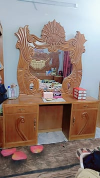 غرفة خشب • ثقيلة • الدورة بغداد