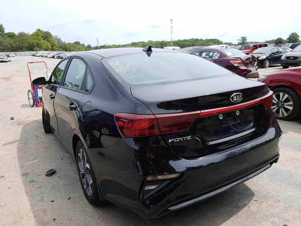 السلام عليكم فورتي ٢٠٢٠ رقم اربيل سنويه لل٢٧ مستعجل على بيعته كلش بيه حادثه بمركيا جاملغ وهنا انضربت بين البيبان فقط البيبان صبغ نصهن السياره جديد كلش ماشيه ٥٩.   ‭٠٧٨١ ٢٤٥ ٠٣٩٩‬ النجف, العراق
