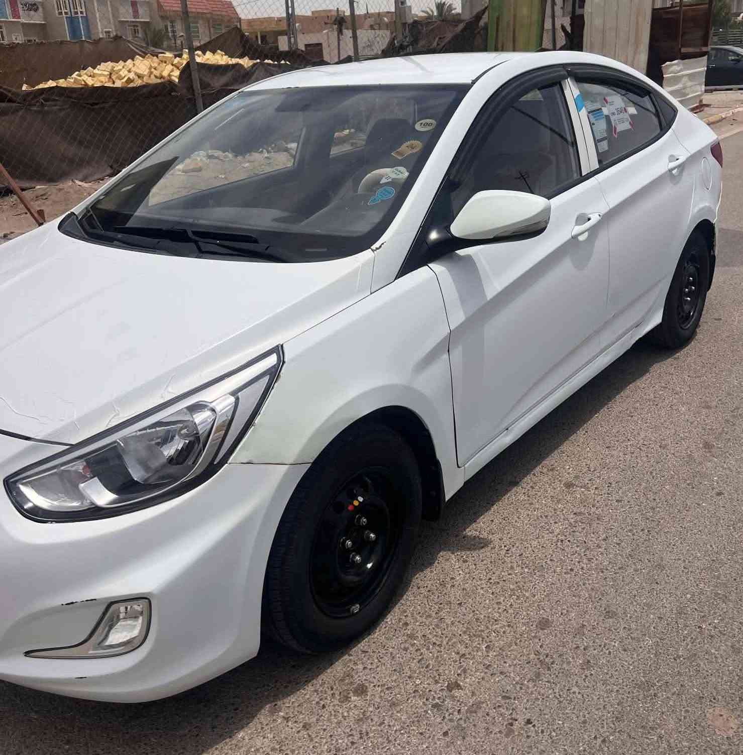 السلام عليكم
للبيع اكسنت موديل 2016
محرك 1400 بيها 3 قطع صبغ فقط رقم انگليزي 
السعر 73 وبيها مجال
استفسار اكثر اتصال 
***********
