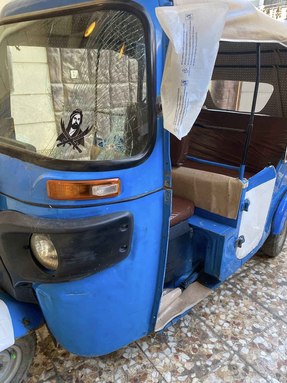 تكتك للبيع الموديل ٢٠٢١مرقمه بيها طخه بل الالغد بارد تكتك جاهزه للشارع كبل السعر ٧٥٠٠ وبيها مجال ***********المكان بغداد حي القاهره
