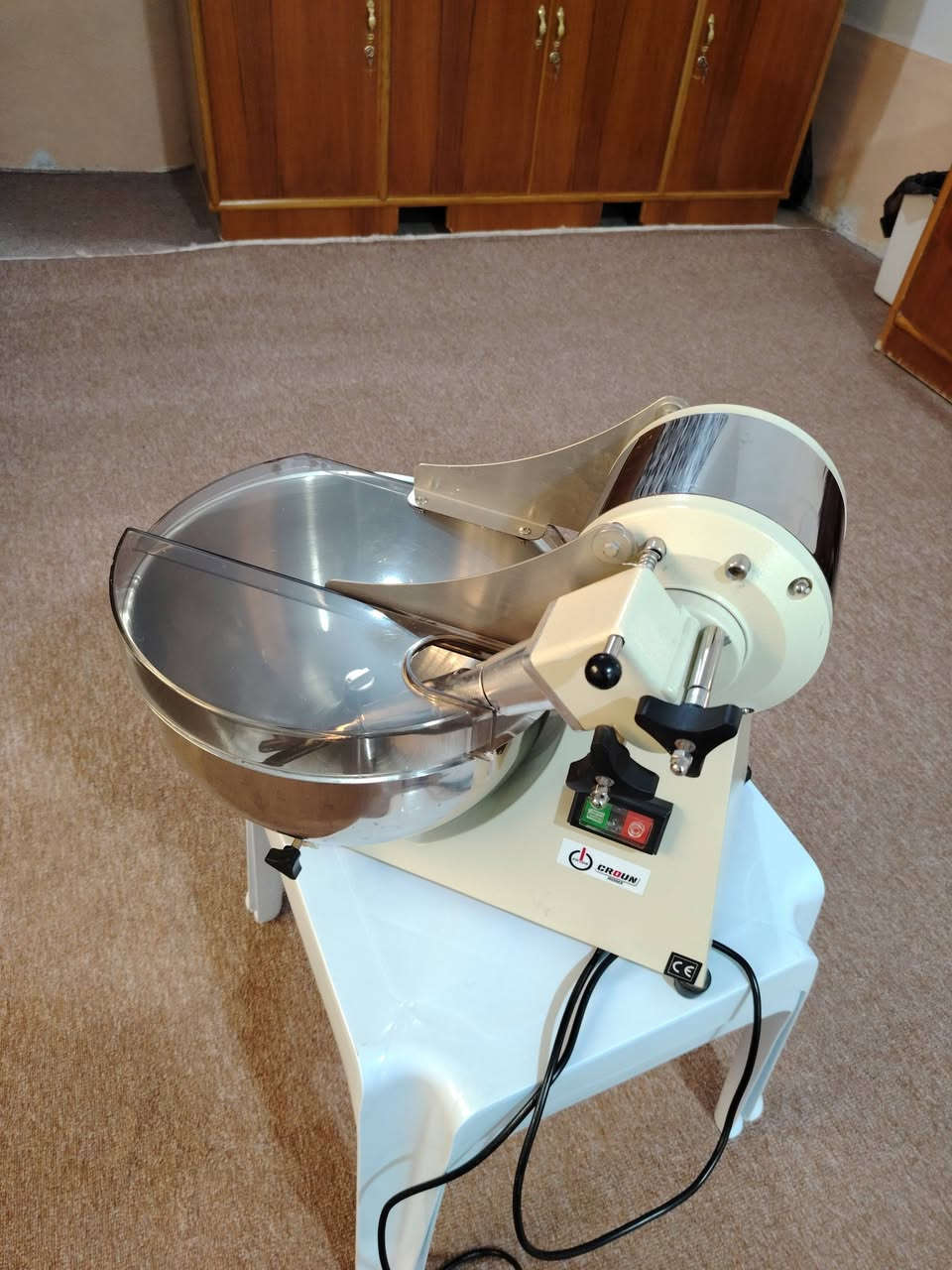 عجانة خبز 10 لتر للبيع
عجانة خبز سعة 10 لتر بحالة ممتازة ونظيفة،
تشتغل مضبوط وما بيها أي خلل.
🔹 قوية وتتحمل العجن الثقيل
🔹 الوعاء ستيل أصلي
🔹 بيها غطاء شفاف للحماية
🔹 سهلة الاستخدام والتنظيف
🔹 مناسبة للبيت أو للمخابز والمشاريع الصغيرة
📌 الاستخدام خفيف
📌 الحالة شبه جديدة
💰 السعر:  ١٦٠ الف  قابل للتفاوض
📍 الموقع: (الأنبار _ القائم )
📞 للتواصل: على الخاص


**إذا كنت صاحب هذا الإعلان وتريد حذفه لأي سبب، رجاءا أرسل رسالة إلى الدعم الفني**