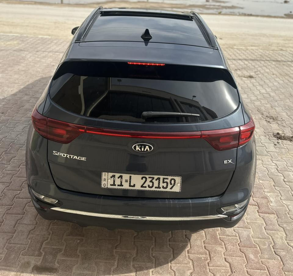 السلام عليكم
سبورتج2022 امريكي
رقم بغداد دولي تحويل ثاني يوم
محرك 2400
حادثهة جاملغ +بنيد
السيارة فول مواصفات للاخير ١/١

بصمة 
بانوراما طكتين
حساس خلفي + كامرة خلفية دوارة
راداد امامي خلفي
كشنات جلد / تدفئة تبريد
تحكم ستيرن جهتين
ثلاث وضعيات للقيادة /سبورت/ايكو /اعتيادي
مانع منحدرات
ماشية50الف
السيارة جاهزة مابيهة كل نقص

للبيع او للمراوس معروضة 180$ وبيهة مجال 
مكانهة واسط/الكوت
للاستفسار***********
