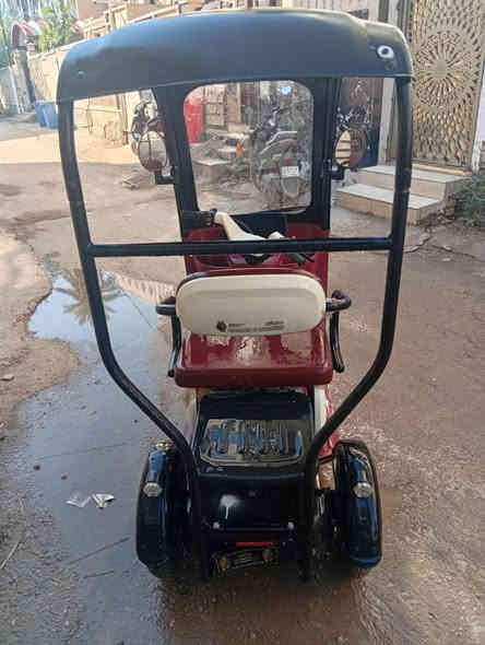 السلام عليكم عندي دراجة شحن ام ثلاث عجلات 1 مليون وبيها مجال للطيبين رقم هاتف ***********
