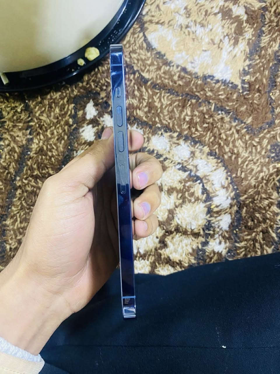 ايفون 13برو ماكس 
كله نورمال ميعبر هوه ممفتوح بس اضهر مكسور 
ذاكرة 256 بطاريه 78🔋 اسعر 600 لتواصل خاص او وتساب ***********
