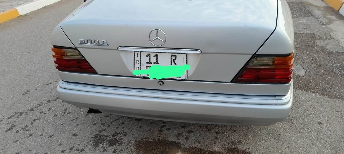 السلام عليكم اخوان 
مارسدس دب مصبوغه عام موديل 1991
سياره نظيفه رقم بغداد  مشروع وطني كهربائيات كله شغاله خبر من الله  محرك بطه VVT
.السعر 75
***********
