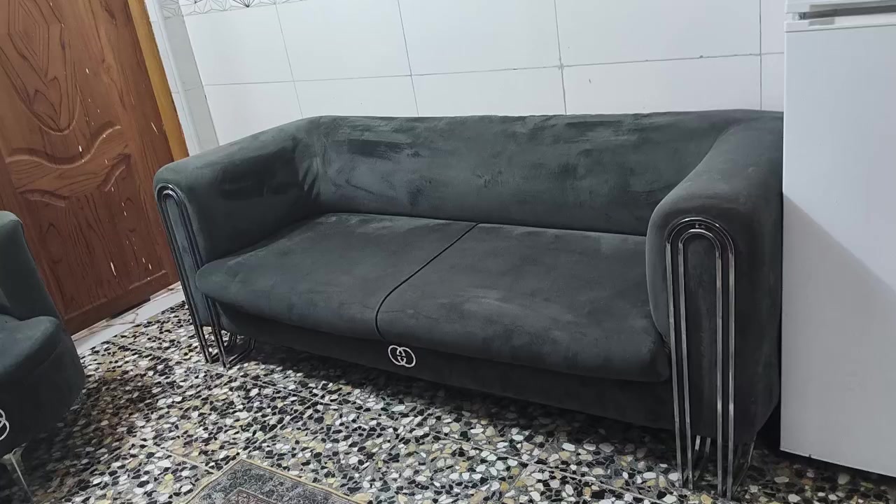 سلام عليكم تخم ٦مقاعد مستخدم قليل سعره ٢٧٥الف قفل من الأخير مكاني نجف مقابيل قرية الغدير رقمي   ***********
