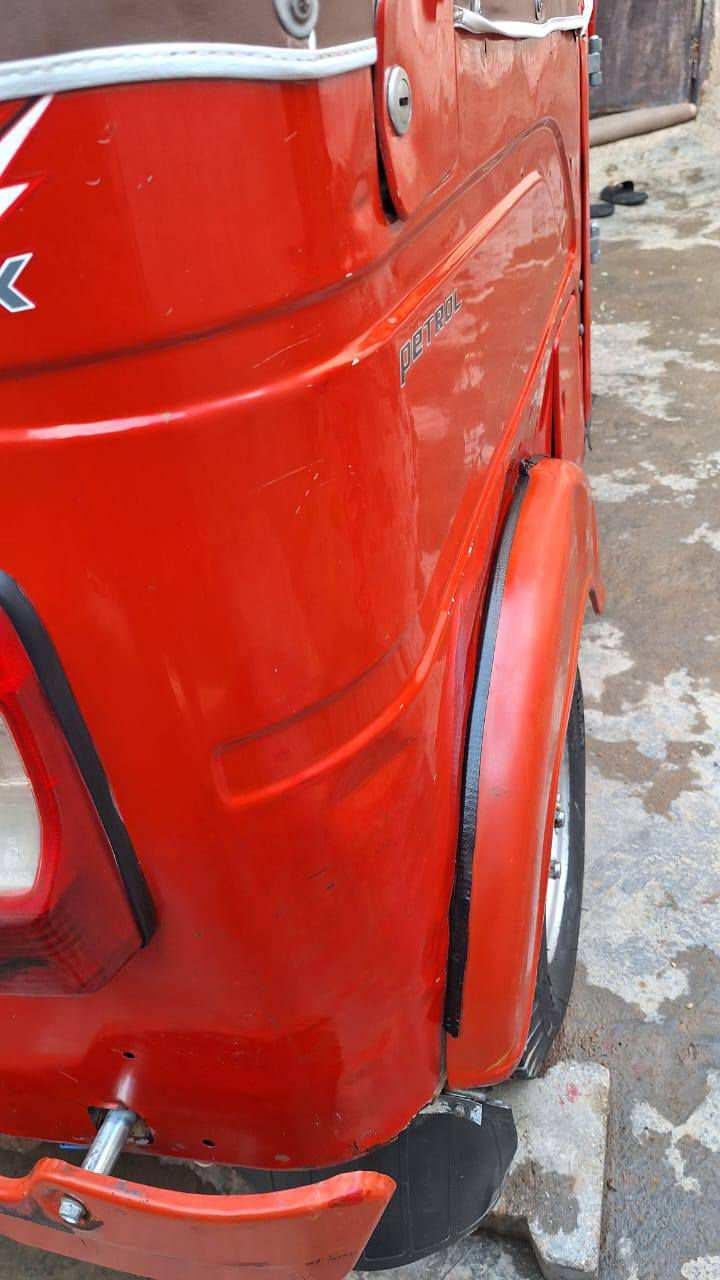 تكتك لبيع ٢٢ اوراق بيه نقص ورقه مكان كوت 
مكينه مكفوله من فتح وكشره مكفول صبغ ومعجون تكتك نضيفه مكان كوت تكفل حلال وحرام  كشر مكفول عام بيه بارد قليل 
سعره ٥٥٠٠
***********
مكلف بل نشر
