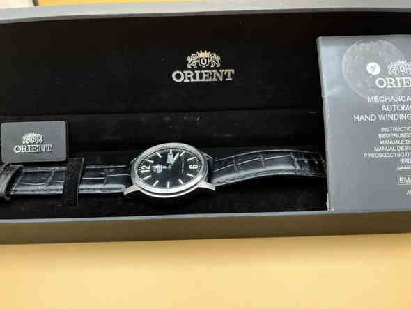 اورينت .. .. ORIENT  اتوماتيك 
الصناعه : ياباني اصلي وكاله
المواصفات : 
ساعه اورينت ياباني اتوماتيك جديد لوك 
تقريبا … مع المرفقات ارقام وعقارب 
………. لمينوس ضوئيه 
القطر : 42 m
السعر : 175 $ ….. توصيل مجاني 
التواصل :
خاص ( ماسنجر )  او …. واتساب ***********

#البصراوي
#للساعات
#اختيارك 
#الامثل
