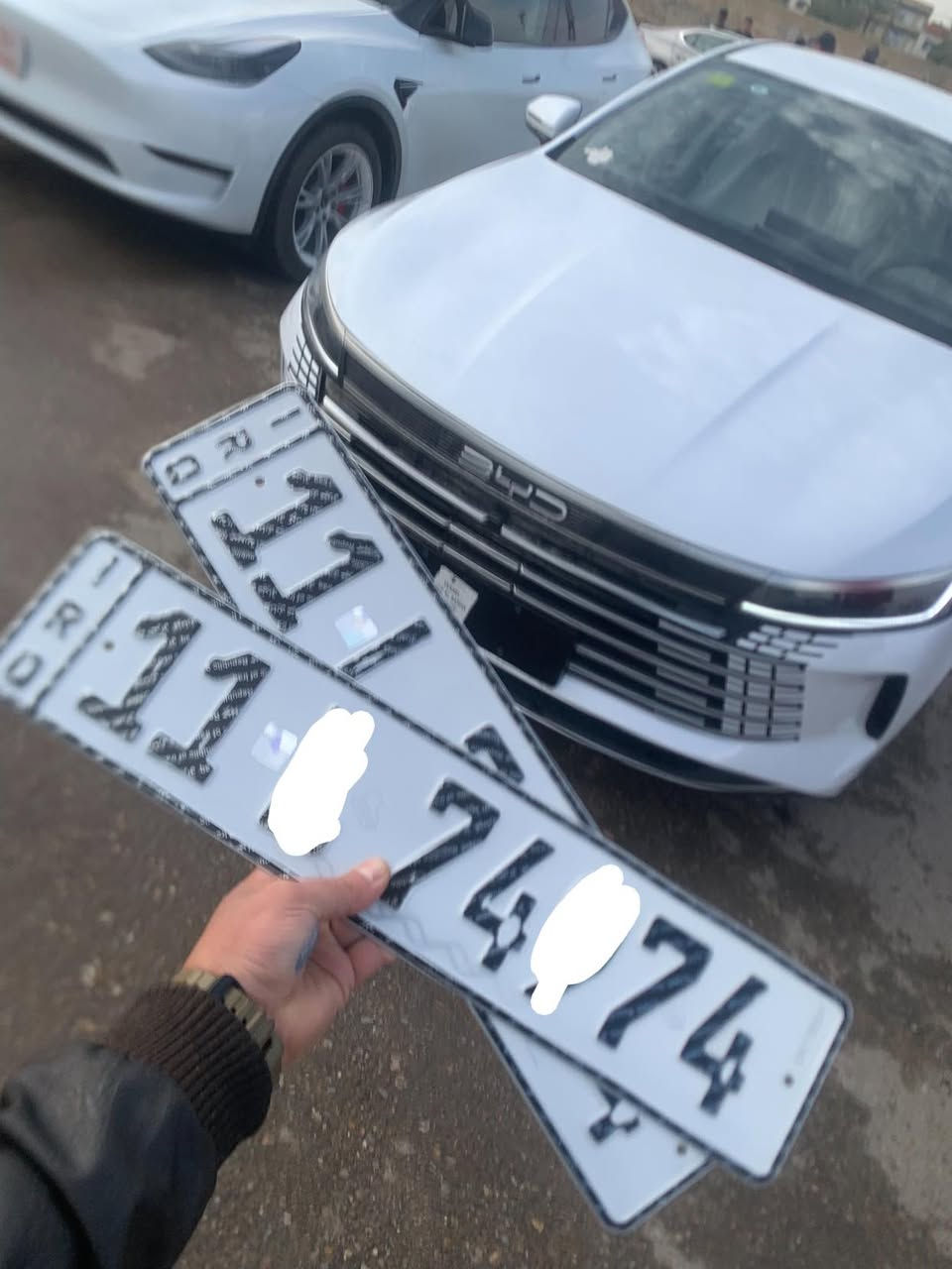 سلام عليكم بي واي دي دستروير مثبت لوحات زيرو غراض كاملة رقم كلش حلو مميز بغداد 
مكان بغداد الاعلام 
***********
