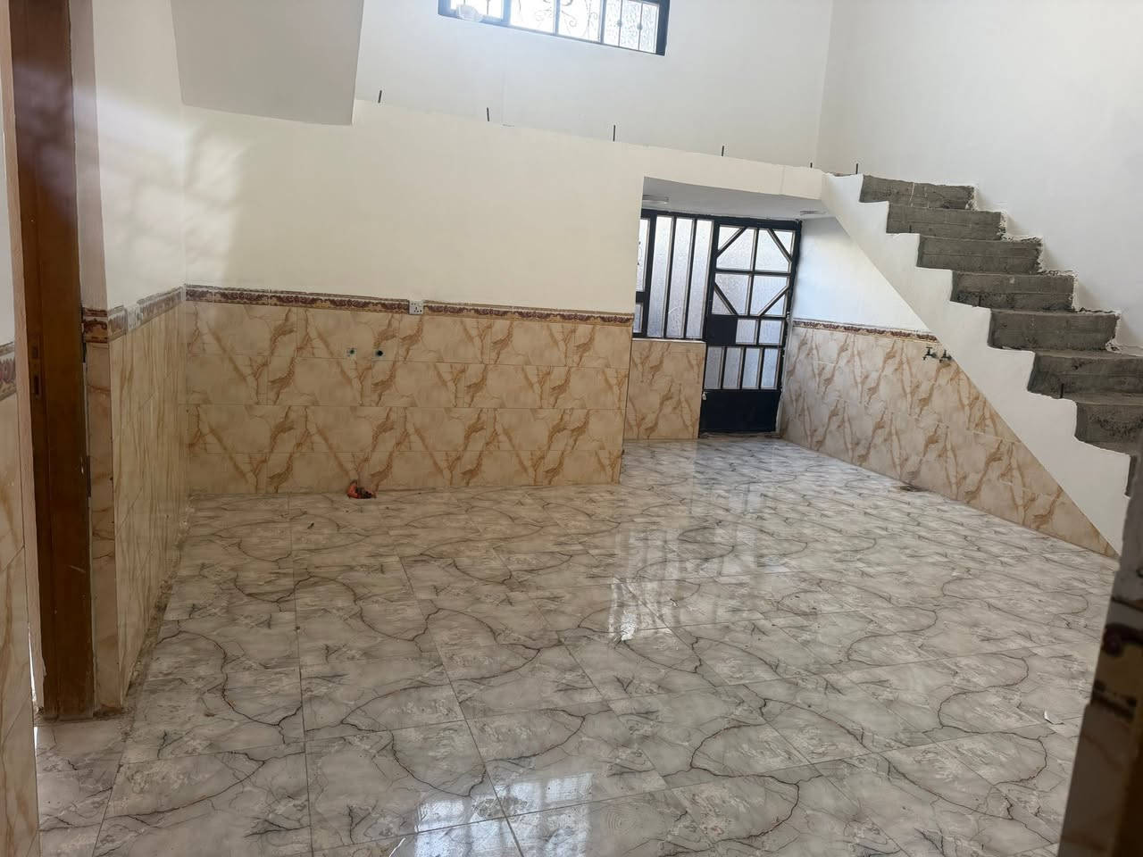 بيت للبيع في حواس شارع العباس مساحه 150 متر مربع واجه عشره متر للاستفسار 
***********
***********
