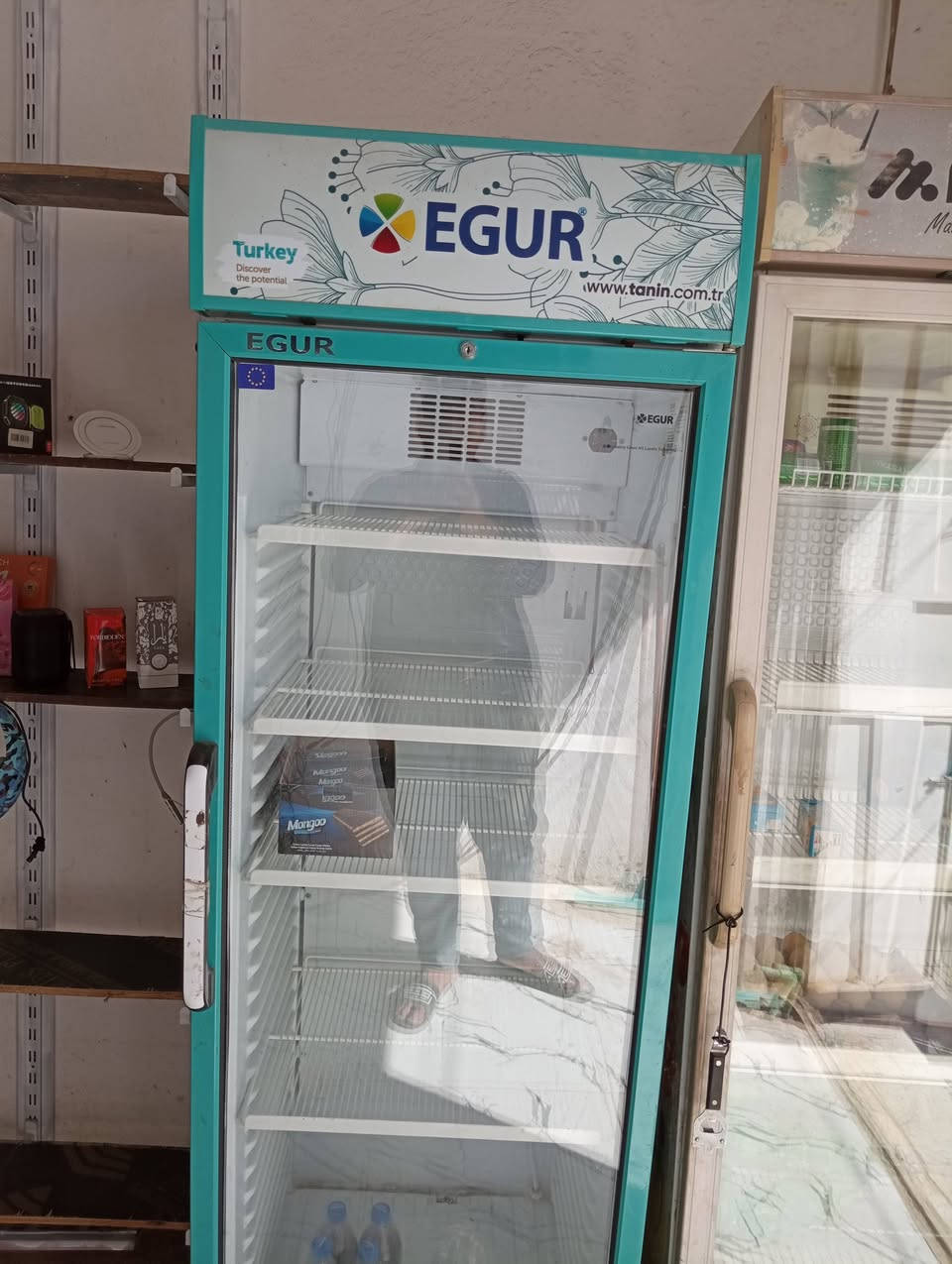 لبيع السعر ٧٠٠ وبيه مجال حك الجية برادين شغالات شراي يتصل ***********
