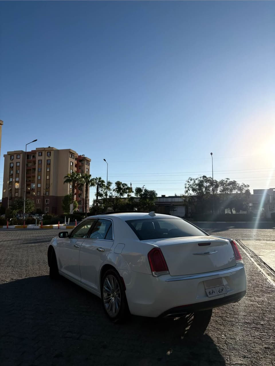 سلام عليكم 
اوباما 2018 C فول مواصفات
سعر 270 وبيها مجال للشراي

ماشية 80ميل  حقيقي بشرط  سيارة مال جناي استعمال شخصي صارلها اربع سنين يمي ، نظيفة جداً 

سنوية تنتهي بنهاية ال2026

كلين تايتل مكفول من الحادث والصبغ والتبديل
 ما عدا دعامية خلفية صبغ

فول مواصفات 
بانوراما
تبريد كشنات امامي
تدفئة كشنات امامي
كشن خزن ميموري
كشنات جلد 
كشنات كهرباء
كشنات خلفية تدفئة
ستيرن كهرباء
ستيرن تدفئة 
تشغيل عن بعد
كاميرا خلفية 
تعتيم مرايا
سستم صوت Alpine 
بلاجكتور
كير ماوس
شاشة كبيرة
تحكات ستيرن
مثبت سرعة
وباقي مواصفات الاوباما المعروف 

رقم تلفون 
***********
*********** دهوك, العراق
