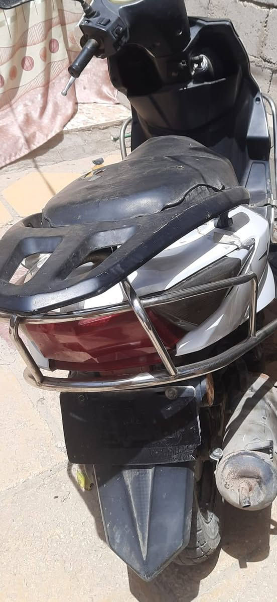 السلام عليكم دراجه البيع سكنز تجفيت جديد سلعه تخبل ونهصه
السعر 250 وبيهه مجال قليل ***********  لو خاص العلوان الشاميه
