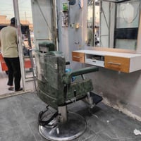 🛒 إعلان بيع 📦 الغرض: ميز جرارتين نضيف مستخدم شهر واحد فقط مراية مع اضا...