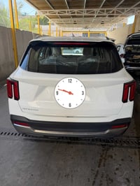 كيا سورنتو موديل 2024  ماشيه 18000 ضمان الدوليه  كراسي مخمل بدون بانور...