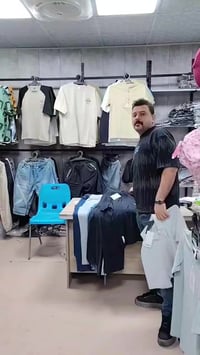 الشرطة الرابعة • قرب مجمع النبأ • ملابس