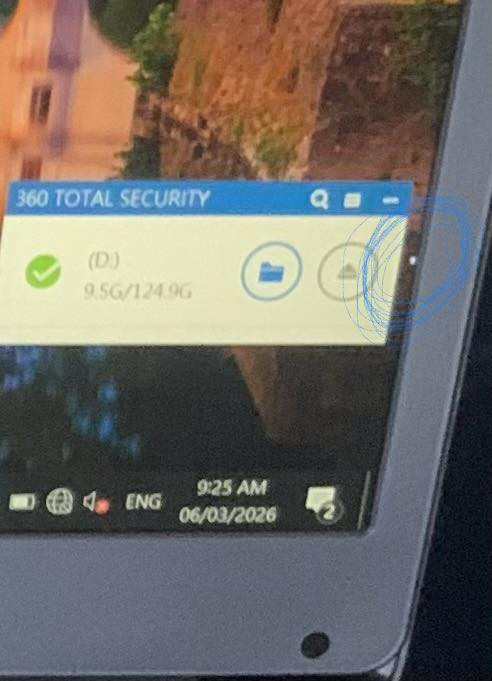 سعرة بل موقع الشركة 200$
سلام عليكم شباب عندي هذا لابتوب جديد غير مستخدم امزون بيه نقطة صغيرة جدا ما مأثر على شاشة مثل ما موضح بل صوره ويادله تعاريف صوت تنزلها 

*ملاحضة الصوت يشتغل خليت غير هارد له صوت شغال فقط تنزيل تعاريف الصوت 

حجم الشاشة: 14.0 بوصة نوع IPS
 دقة الشاشة: Full HD 1080p
 المعالج: Intel Celeron N4020
 الذاكرة (RAM): 8 جيجابايت DDR4
 التخزين: 128 جيجابايت SSD (سريع في التشغيل)

 المميزات:
 منافذ USB
 بطارية قابلة لإعادة الشحن سعة 4500mAh
 مناسب للدراسة، التصفح، والأعمال المكتبية
تنوية الصوت


**إذا كنت صاحب هذا الإعلان وتريد حذفه لأي سبب، رجاءا أرسل رسالة إلى الدعم الفني**