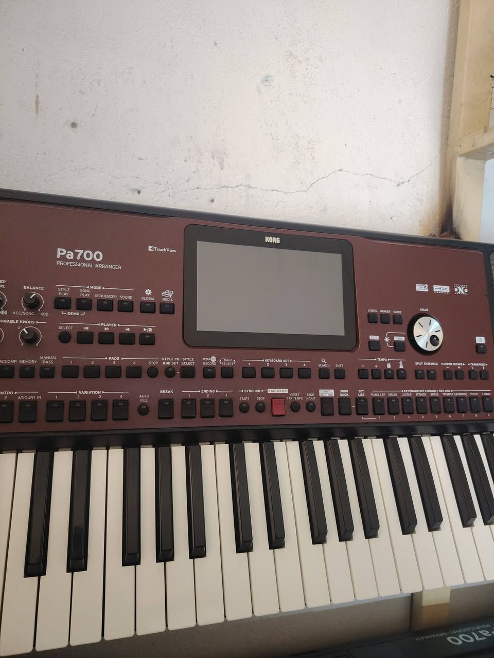 كورج 700 ابو فيش صفره  نضيف كلش مفتوح تنضيف مع برنامج فول  سعره 8 ورقات قفل للتصال ***********
