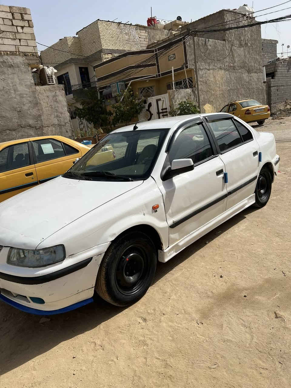 السياره لبيع مديل ٢٠١١ السنويه ٢٧تحويل ثاني يوم السياره بيه صبغ وطخات مكينه كير كفاله  السعر ٣٢لتواصل ***********
