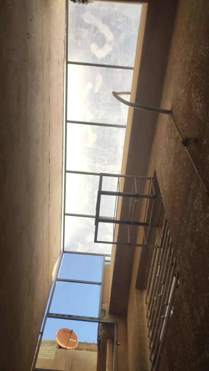 حداد متجول بغداد حي الجهاد والمناطق المجاورة تصليح جميع الابواب والشبابيك القديمة وتفصيل جميع الابواب والشبابيك الجديدة قمريات كيربي وغرف سندويش بنل وعمل قواطع بلايود خشب وقواطع بلاستك مزجج شفاف ابيض عمل ميز مبردة وقفص مكيف متوفر وات ساب وماسنجر ابو ياسر الحداد ***********5
