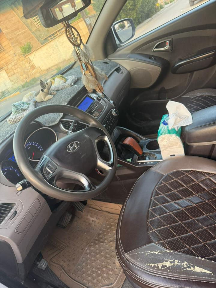 للبيع سيارة توسان موديل 2012
 • اللون: أبيض
 • خليجي
 • محرك: 2000
 • تبريد وتدفئة
 • السيارة ماشية 158,000 كم
 • السيارة بحالة جيدة جدًا

السعر: 129 ورقة وبي مجال 

للاستفسار ***********
