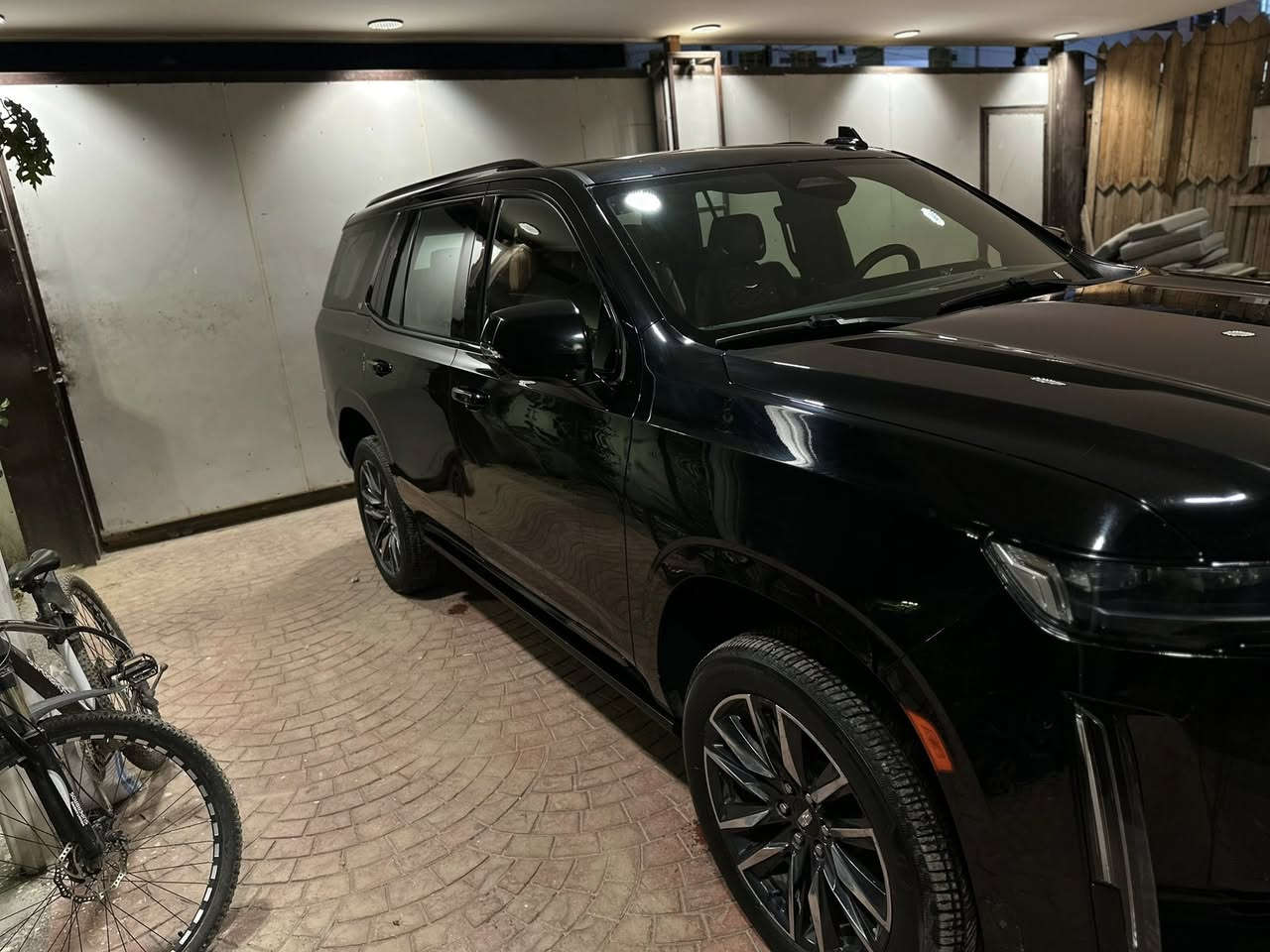 الفخامة الامريكية  ‎😍 ملكة الاناقة و الجمال

كاديلاك اسكاليد  موديل 2022 

و

كفالة عامة من تبديل من صبغ من كير من مكينة و شرط الفحص 

عداد المسافة :83الف قابل لزيادة 

المواصفات :

ابواب شفط 

نقطة عمياء 

مري اوتو دم 

صندوق شفط 

جكات 

نظام دفع رابع و خلفي 

شاشه كبيرة 

كامرة 4k

دمام صندوق

تشغيل عن بعد 

كاميرات 6

فورويل

كشن رجاج ‎ 

دوسات كهرباء

داتا شو 

بانوراما 

داخل جوزي المرغوب 

جنطة ذكية جلاق 

رادار جانبي و امامي 

رادار تحديد مسار 

مسنات خلفية تدفئة 

كشن Vib منفصل 

مري شفط 

اشاير بلمري 

ويل 22

ذاكر ميموري خزن 

مسنات جلد 

إنارة محيطية 

لدات 

اشاير ترحيب 

حزام ذكي 

كاميرا وسطية 

هاند بريك دكمة 

نظام سحب القطر 

مايك بجميع المقاعد 

نظام تجاوب مع السائق 

حاملات اكواب 

ثلاجة وسطية 

.

العنوان : بغداد  ‎

للاستفسار واتساب ***********
