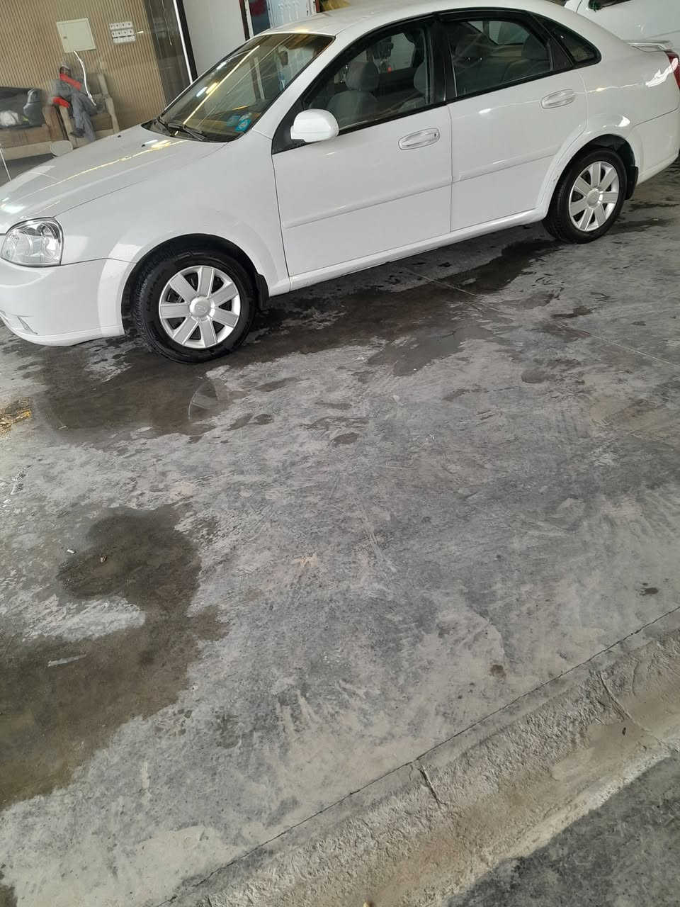 السلام عليكم اوبترا للبيع موديل ٢٠١١ بيها بنيد وجاملغ صبغ رقم بابل انكليزي السعر المطلوب ٨٠ ورقه وبيها مجال السياره كلش نظيفه وحلوه المكان بابل الاسكندريه للاتصال ***********
