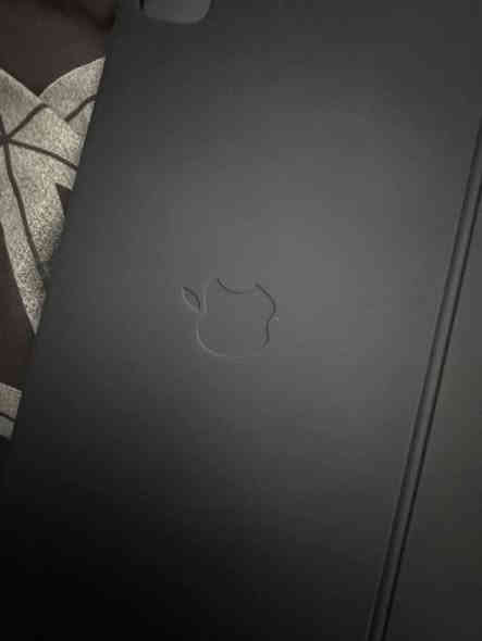 سلام عليكم  
كيبورد اصلي من ابل 
13 انج
لون نيلي 
السعر ثابت 275   
مكاني بغداد الجديده  ومتوفر توصيل 🚚 
***********
