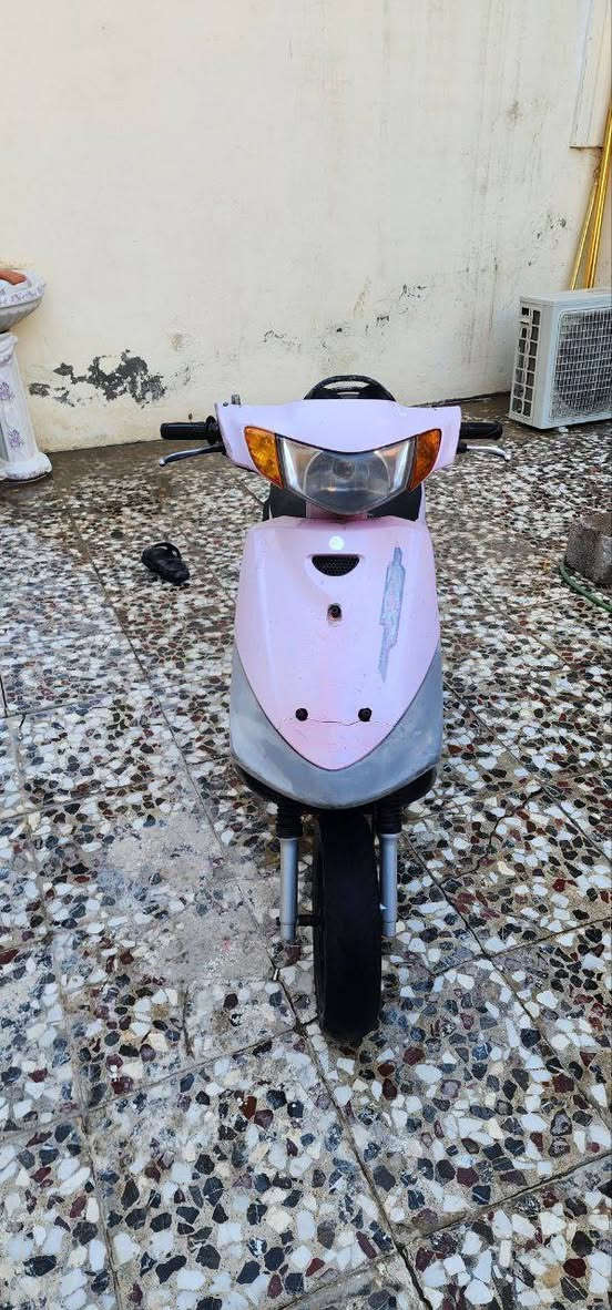 دراجه ماكس قجمه للبيع الدراجه كامله  بس سلف متشتغل نقصه باتري +الصالنصه البلاد موجوده اذا تريد ال fmاو البلاد بكيفك مكينه ممفتوحه بلاد
المكان بغداد الحريه 
الرقم:***********
السعر 300قفل
