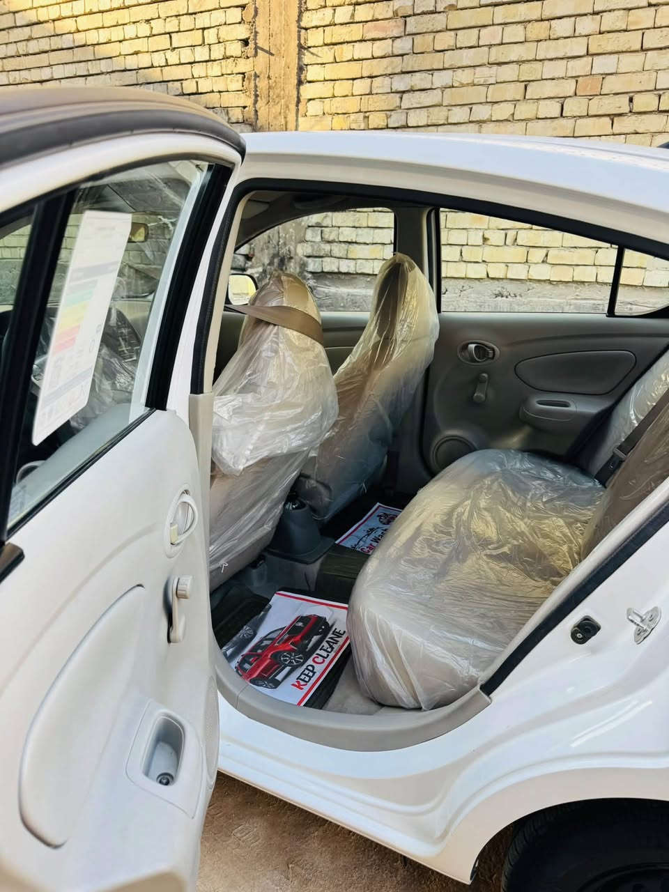نيسان صني 2022 ابيض اللون ماشية 188 الف السياره نضيفه كلش دواخل نضيفه والخارج بيها اصبع بارد بالجاملغ الخلفي تخم تاير جديد سنوية 2028 اربيل بأسم شركة السيارة وكالة بأسمي مكاني نجف السعر 110 وبيها مجال 
***********
