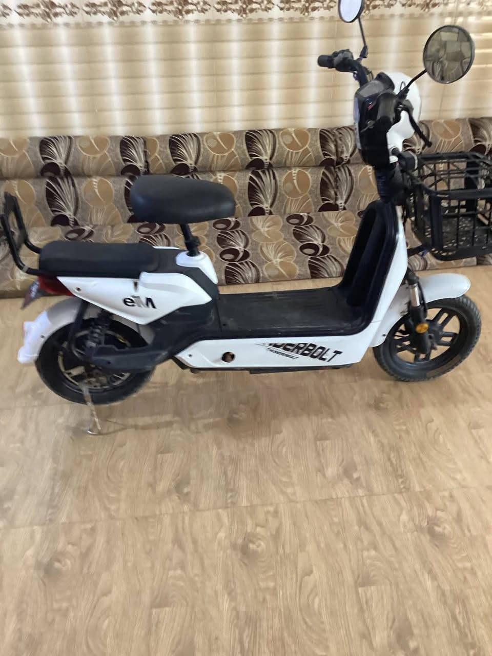 سلام عليكم دراجه شحن للبيع الدراجه كامله لايت أمامي لايت خلفي أشاير يمنه يسره 3سرعات شاحنه يشحن بس من ادوس بانزين التاير مايفتر مأعرف ليش شركه eM من معرض التساهل موديل 2024  أي تفاصيل تاني في الخاص


**إذا كنت صاحب هذا الإعلان وتريد حذفه لأي سبب، رجاءا أرسل رسالة إلى الدعم الفني**