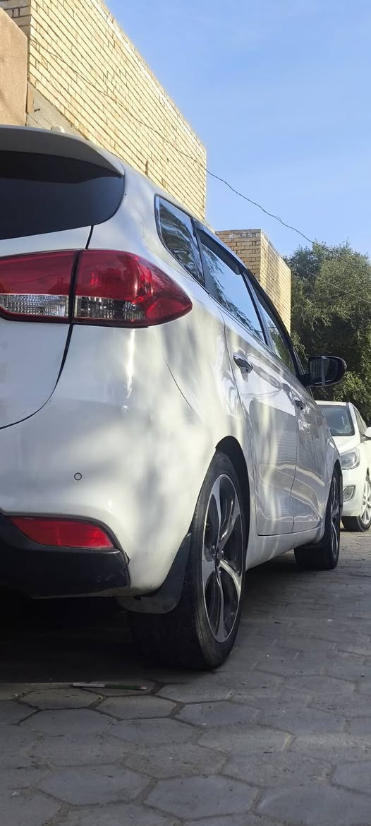 كارينزا للبيع
كارينزا 2014 4 سلندر 2000 مكفول عام بس اكو كم مكان جرد ب صبغ مبين بصور  ماشيه 200الف للاستفسار الاتصال ***********
