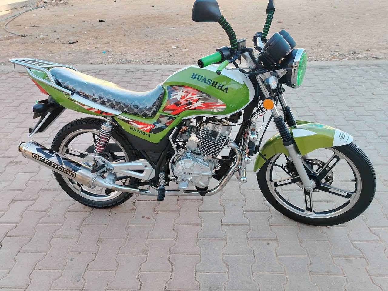 ياالله موطور هيوشه مسجل وكامل لوحات مدكوكه علي الموطور كله جديد وشغال محرك مكفول تحويل ثاني يوم السعر مليون و300 مكاني رمادي تأميم ***********
