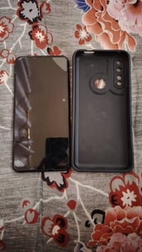 y9 • ذاكرة ١٢٨ • كاميرا امامية واكفه