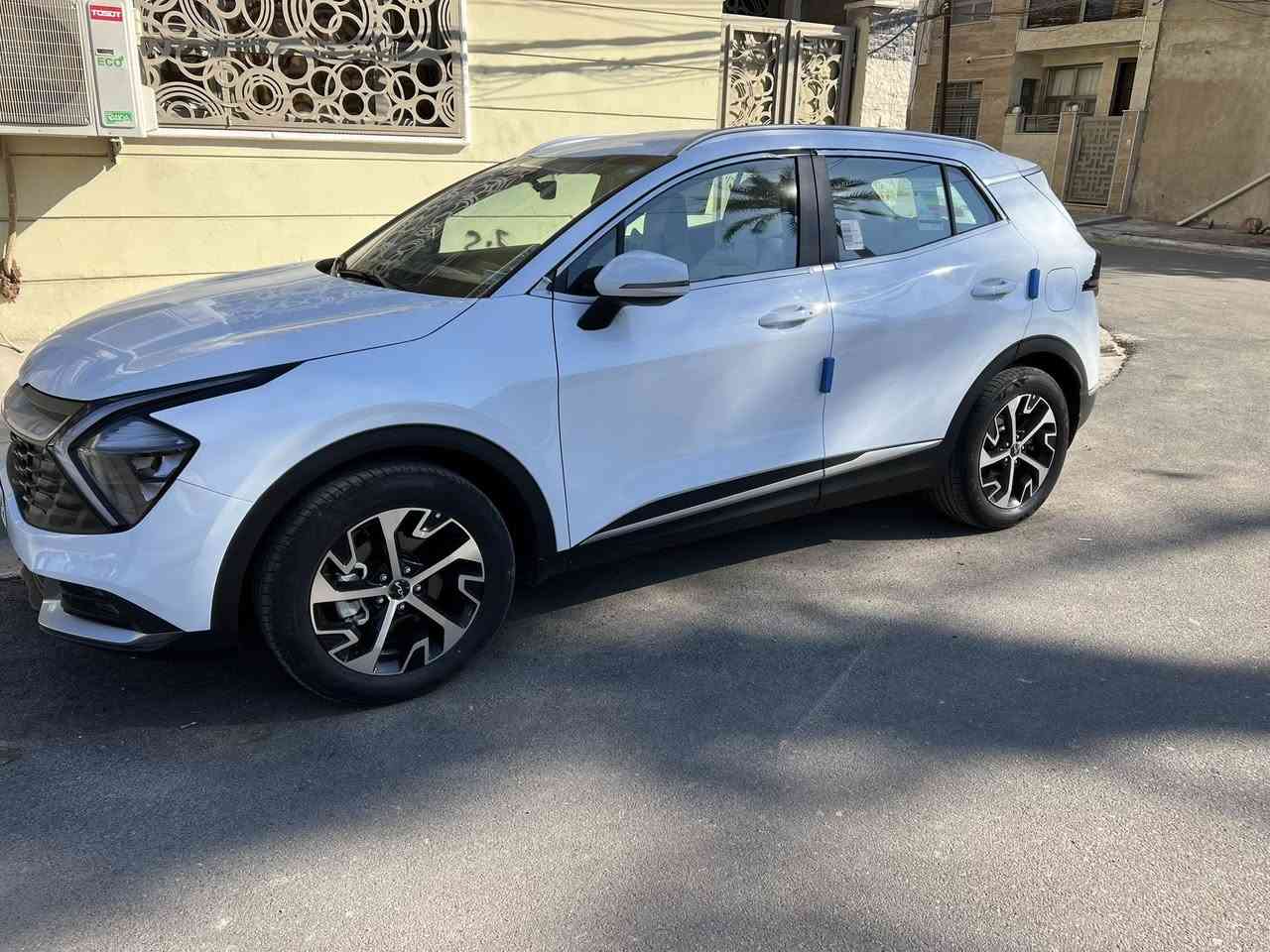 السلام عليكم للبيع سبورتج موديل ٢٠٢٥ زيرررو رقم اربيل
تحويل مجاني وكاله مجانيه مواصفات السياره قطعتين تبريد حساسات رادار تشغيل عن بعد محرك ٢٠٠٠ مانع انزلاق شاشه اصليه الكراسي جلد  فول تحكم ستيرن اربع انظمه قياده 
مكان السياره بغداد المنصور للاستفسار اكثر الاتصال على الرقم ***********
