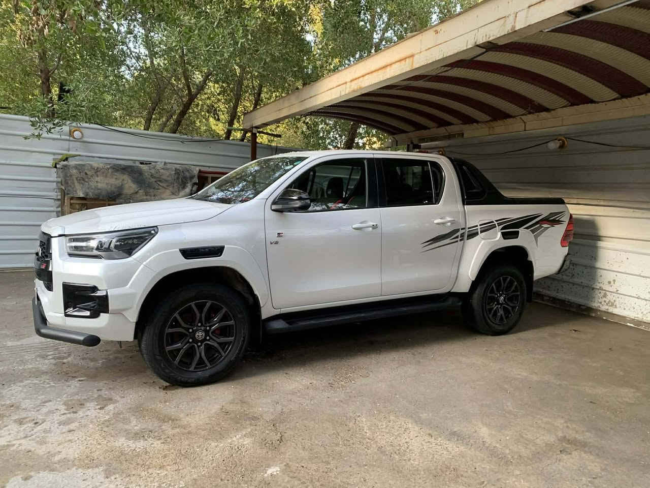 سلام عليكم عندي سياره البيع بيكم موديل 2023 رقم أربيل كير وتماتيك سياره جي ار ماشيه 47 ألف سعودي مكفول كفاله عامه عنوان بغداد ولشراي يتصل على ***********
