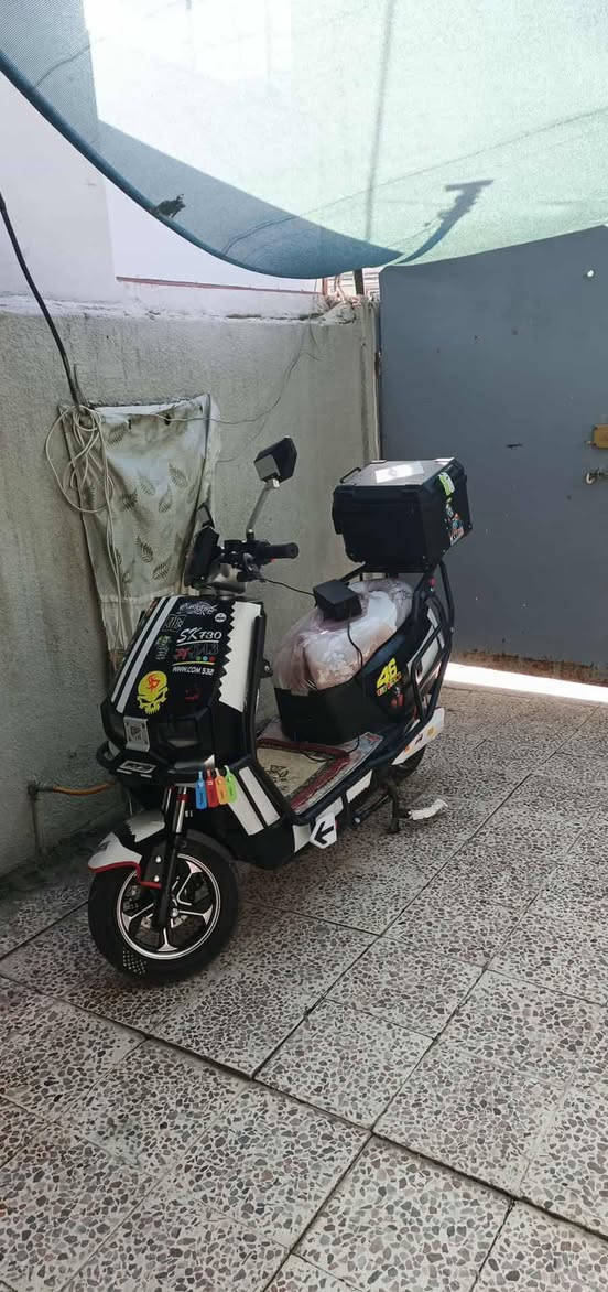 السلام عليكم للبيع تراوس السعر 
واتساب ***********
