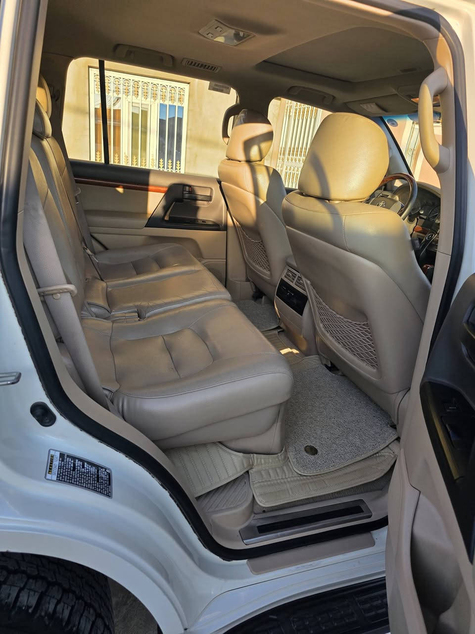 للبيع
سياره لاندكروزر  GXR
2012 
6 سته سلندر 
فول مواصفات 8 ايرباك بريم كشنات كهرباء وكشنات جلد 
ممشى السياره 156 الف 
كير محرك كله بالشرط طخم تاير جديد 
السياره مكفوله من الصبغ والبارد 
رقم السياره دهوك تريد تحويل او وكاله 
سعر السياره  345  $  ورقه 
للاتصال 
***********  /  اسيا /  مؤيد العجاج 
***********  / زين  /مؤيد
