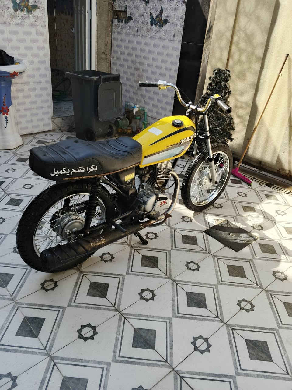 سلام عليكم دراجه ادوات للبيع دراجه نضيفه حلوه مكينه رابيدو 22 وياله جدد سعر 450  مكاني تنومه رقم***********
