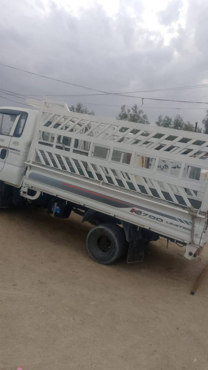 السلام عليكم اللي يريدك ينقل اثاث نجف موجود نقل بيت موجود اثاث واللي يريد محافظات هم  واللي يريد محافظات هم اطلع محافظات اخلي رقم الموبايل ***********
