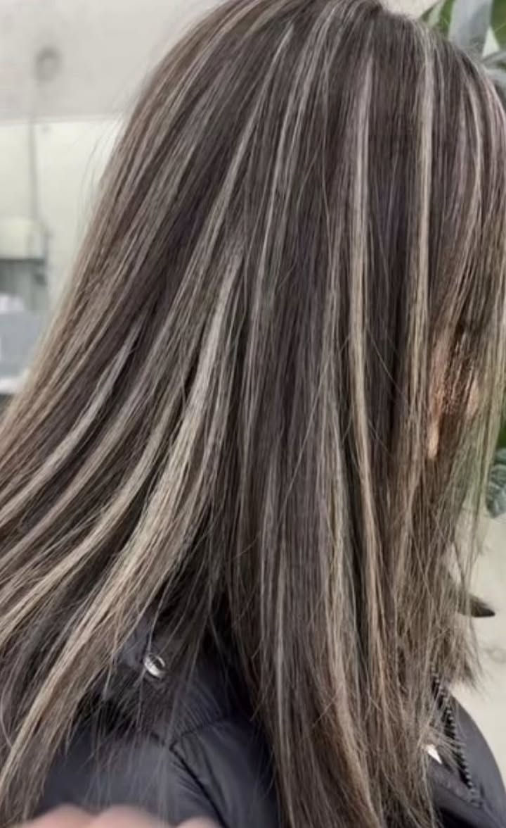 عروض صالون حرير 
بمناسبة العيد راح يبدي عرضنا من اليوم إلى اول يوم العيد 
حفافه +واكس 8
حف5
تنضيف بالهايدروفيشيل ١٥
تنضيف بشره  هايدروفيشل +ابره نضاره ٥٠
تنضيف بشره عادي ١٠

عرض الشعر 
صبغ شعر +ميش للشعر طويل ٥٠
صبغ+ميش شعر المتوسط ٣٠
صبغ  +ميش ٢٥
صبغ شعر طويل ٤٠
وسط٣٠
قصير٢٠
معالج شعر بالكافيار ٢٠ الف 

تاتو جميع تقنياته ٣٠
توريد شفه ٢٥
تحديد ١٥

عروض الاضافر 
جل اكستيشن فول دزاين ب ٢٠ الف بدون بدون دزاين ١٥ الف 
سترونك ١٥ الف
جلش ٥ الف
منكير يد ب ٥ الف
بدكير ٥ 
بدكير ملكي ١٠ 
شيرة فل بدي ٢٥ الف 
شيرة المنطقةًالواحدة ٥ الف 
شيرة بكيني فقط ١٠ 
ملاحظة كل زبونة تقطع وصل من المركز بقيمة ١٠٠ الف راح تحصل على هدية مجانية 
عروض المكياج 😍
حنه +عرس ١٥٠الف
مكياج مناسبات +رموش ٢٥
مكياج بدون رموش ٢٠
رسمة عين فقط مع رموش ب١٥

العنوان بغداد علي الصالح شارع جامع الزغل البنايه المقابلة للجامع الطابق الثاني 
للحجز والاستفسار الاتصال على الأرقام ***********  ***********
