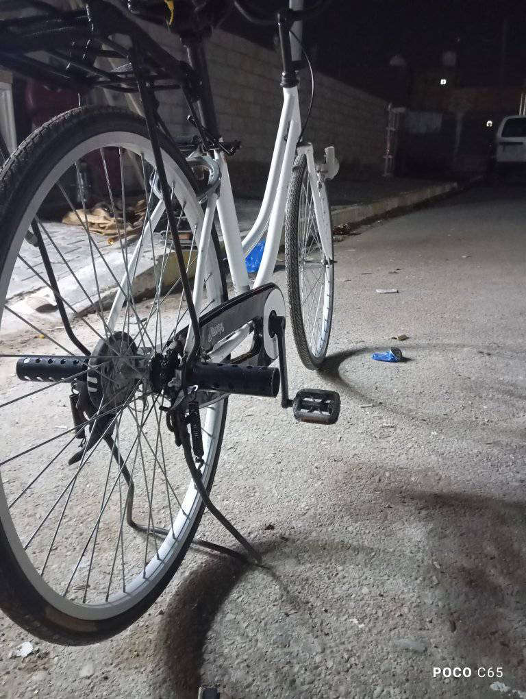 سلام عليكم بايسكل للبيع حجم 26غراض كاملة نضافة 95/100 مكان كوت شهداء سعر خاص


**إذا كنت صاحب هذا الإعلان وتريد حذفه لأي سبب، رجاءا أرسل رسالة إلى الدعم الفني**