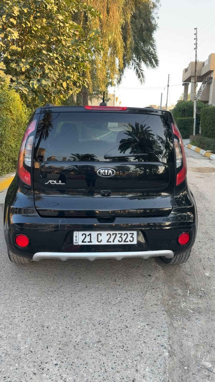 السلام عليكم 
صول موديل 2017 وارد أمريكي رقم سليمانيه جديد باسمي محرك 2000 السياره كلش نضيفه وجاهزه من كلشي مابيه اي نقص السعر 115 وبيه مجال مكان السياره بغداد الدوره الاتصال  
***********
