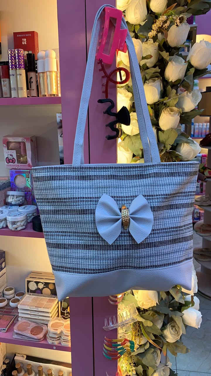 مساء الورد يتوفر لدى كوزمتك الجمال حقائب نسائية سعر الحقيبه 7
حي الفرات شارع الوسط مجاور مكتبه هيا إشارة الأصدقاء


**إذا كنت صاحب هذا الإعلان وتريد حذفه لأي سبب، رجاءا أرسل رسالة إلى الدعم الفني**