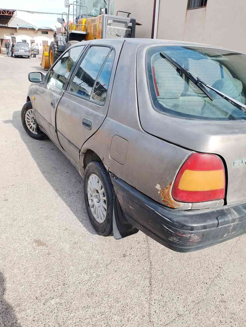 نيسان صني للبيع اومراوس بكاديت كولف كوكو الي عندة خلي يدخل خاص او يتصل من رخصت الادمن موديل 1991محرك 16 محرك بي نفخ سنويه 2030 رقم نينوى مسطرة شرط تحويل صاحبه شرعي يحول  تدفئه شغاله داخلها نضيف زين مابي شي  تايات نضاف مابيهم شي سعر 25 قفل  الشراي يتصل رقم *********** مكان موصل جانب ايسر ؟
