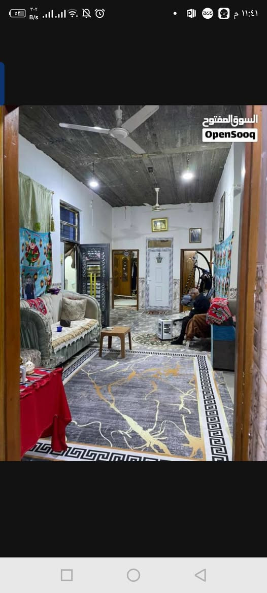 دار البيع.   مساحت البيت ميتين متر
البصره شط العرب اليوبه شارع الصقر 
مقابيل مرقد زيد ابن علي 
البيت متكون طابق ونص 
الطابق الأول 3غرف نوم
مطبخ +مطبخ حار 
حمام داخلي حمام خارجي 
منور دخلي عدد 2
ستقبال خارجي 

الطابق الثاني 
متكون من غرفتين +وحمام

نقص البيت 
سقف ثانوي 
والدرج 

البيت معه سبالت 2 عمودي 
2جداري 
لبيت طابو زراعي سند 25باسم عراقي
السعر 90 بيه مجال للشراب 
التصال     
***********
