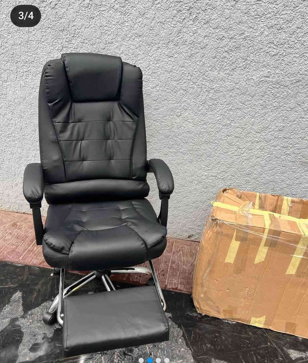 السلام عليكم pc كيمنك
تجميعه كاملة من كل النواحي 
كيس كيمنك شركة جالكس 
i5 1400f
كرت شاشة GTX1650
Ram 16 ار جي بي 
SSD 128
HDD 1tb
باورسبلاي 550
مذربورد 510 ازوس 
كيس ابيض اللون كيمنك رامات ار جي بي 
مراوح ار جي بي 

شاشة كيمنك افيترون حجم ((27)) 
hz 180 4K ار جي بي خلفي 
ميز كيمنك ار جي بي لمس جديد نضافة 100/100 
كراسي كيمنك عدد 2 واحد جديد توني مشتري بي مساج كهربائي ولثاني شوي تعبان يعني لسفنج مضغوط شوي 
كيبورد بلودي ميكانيك ار جي بي 
سماعات كيمنك محيطي 
سماعات مكتبيه 
ماوس بلودي كيمنك 
يوبي اس 
حسابين ستيم من ضمن الالعاب اللي بيهن gta5 و فورزا هورايزن 5 
كامرة 4k فول وضوح 
ماكلك حاسبة نضيفة واكلك هيج وهيج تعال وشوف بعينك عينك تحكم ع نضافه القطع ضمان انطي بيهة سنتين حاسبة كاملة من كل النواحي من كلشي كاملة ونضيفه 
مكاني بغداد مدينة الصدر
*********** موجود واتساب
