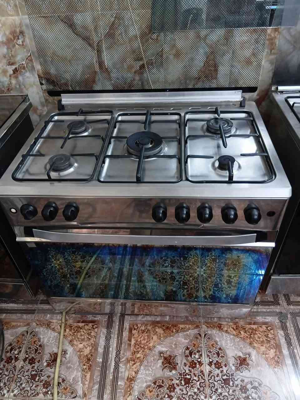 يالله طباخ نوع مصري الصنع شغال وطباخ كلش جديد وحلوو وناره زركه تخبل الفرن شغال فوك وجوه لاستفسار مراسلة الصفحه او الاتصال على الرقم ***********
