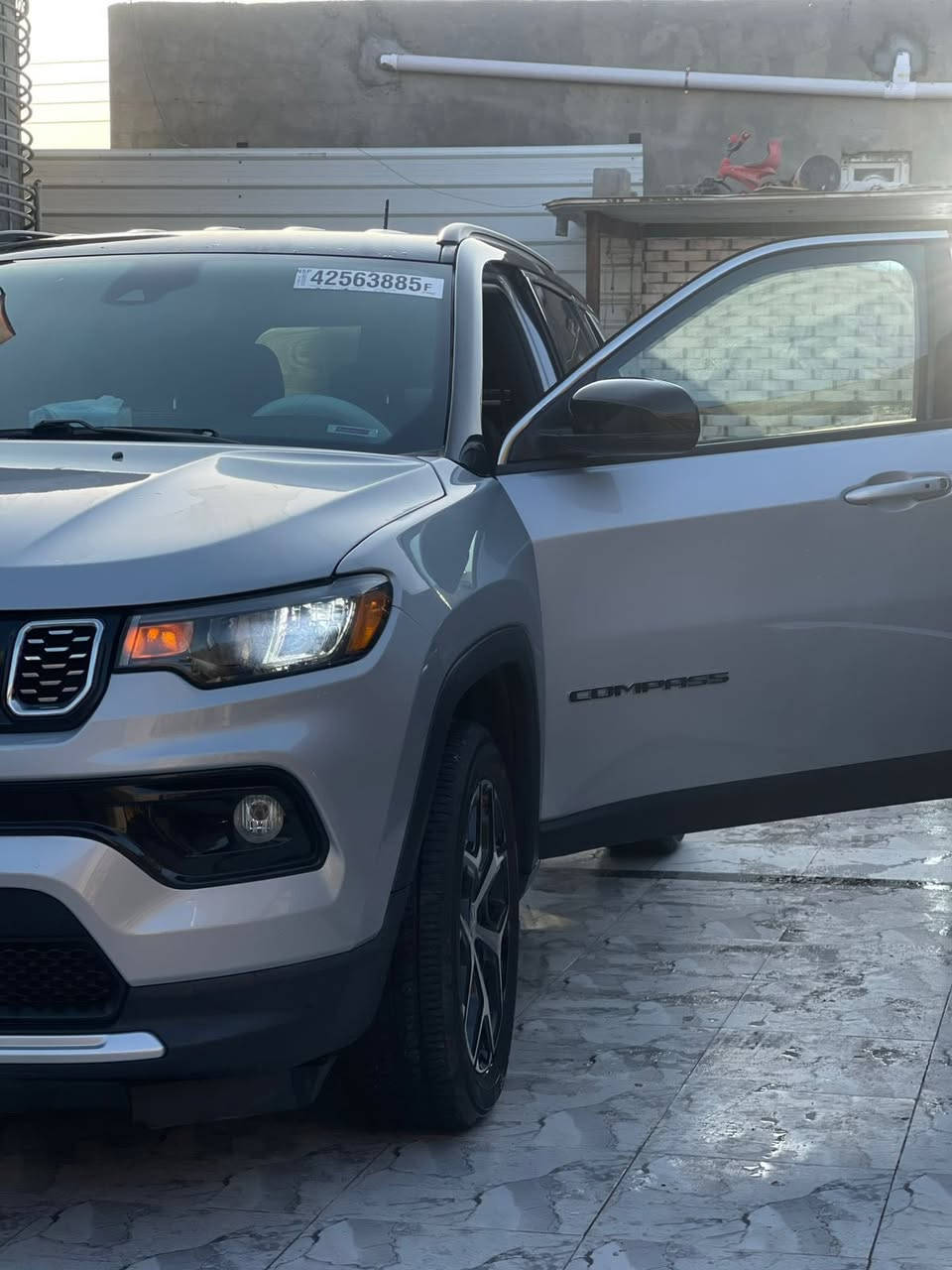 السلام عليكم للبيع فقط
جيب كومباس موديل 2024الطراز الجديد مرقم بصره الجديد ماشية 8الاف
السياره حادثها جاملغ خلفي
البجم بلادي راديترات مروحه تبريد كله
بوضع الشركة
محرك 2000 تيربو 4 سلندر
ماشيه 8الاف زيرو السياره
السياره فئة لمتدد
رادار امامي جانبي
مانع تصادم
بصمة تشغيل
شاشه ايباد كبيره لمس
تبريد قطعتين
فول تحكمات استيرن جهتين امامي خلفي
سايد بريك بصمة
4x4
مانع انزلاق
وباقي المواصفات معروفه للسياره

رقم الهاتف:***********
